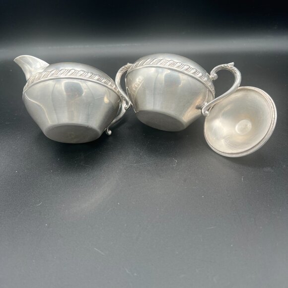 Vtg 1960s Sheridan Silver Co. Silver Plated Creamer and Lidded Sugar Bowl - Picture 5 of 8
